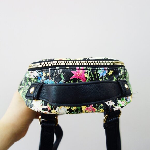 Betsey Johnson Dog/Puppy Floral Multicolor Mini Backpack NWOT! - Picture 7 of 10